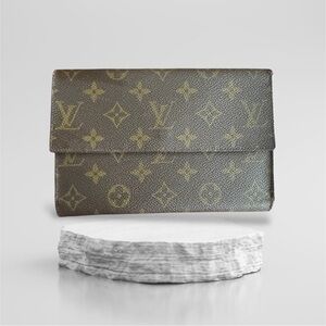 Authentic 1980s Louis Vuitton Monogram Porte Tresor International Wallet